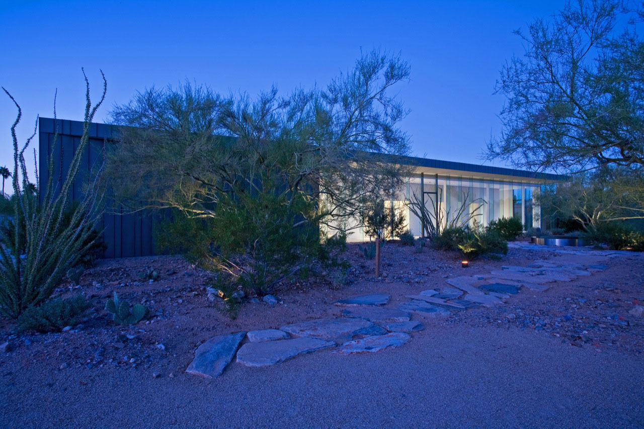 Desert House at night by Circle West Architects