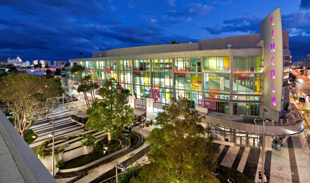 1100 Lincoln Road courtyard by Herzog & de Meuron