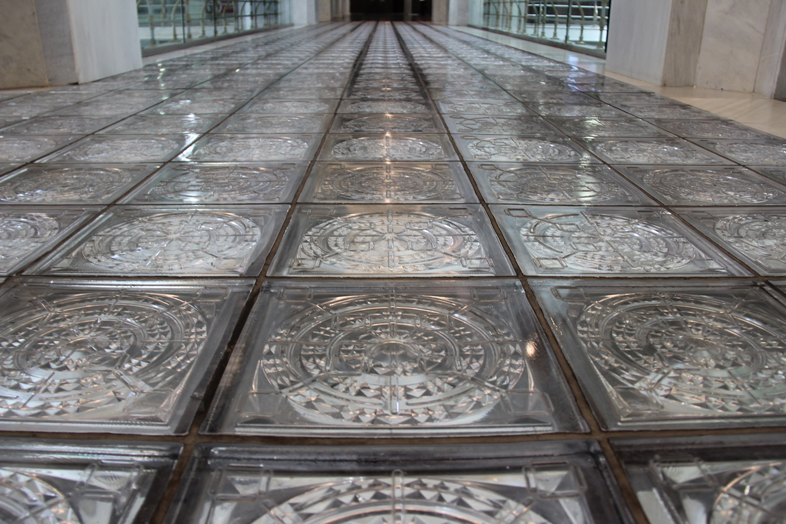 Centro Centro Glass Floor